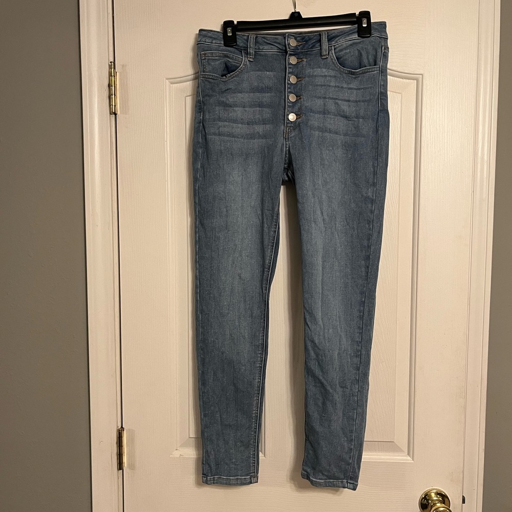 Just USA skinny jeans. Light wash. High rise.